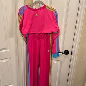 NWT Adidas ladies slim fit outfit size medium for pants and top crop hot pink